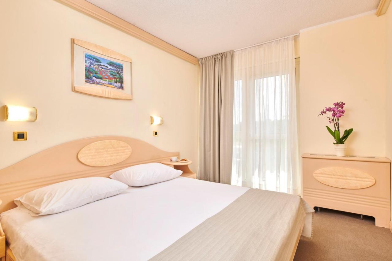 Hotel Istra Plava Laguna Porec Exterior photo