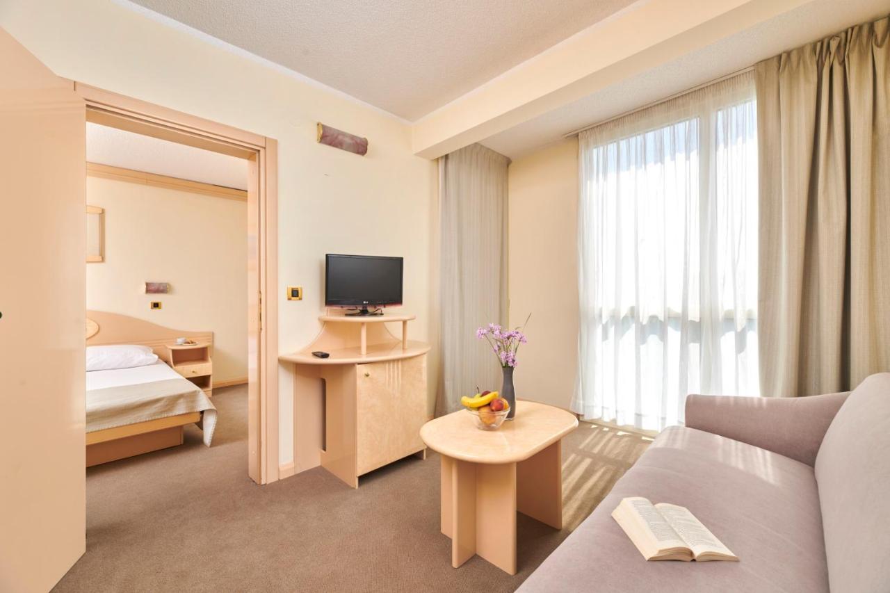Hotel Istra Plava Laguna Porec Exterior photo