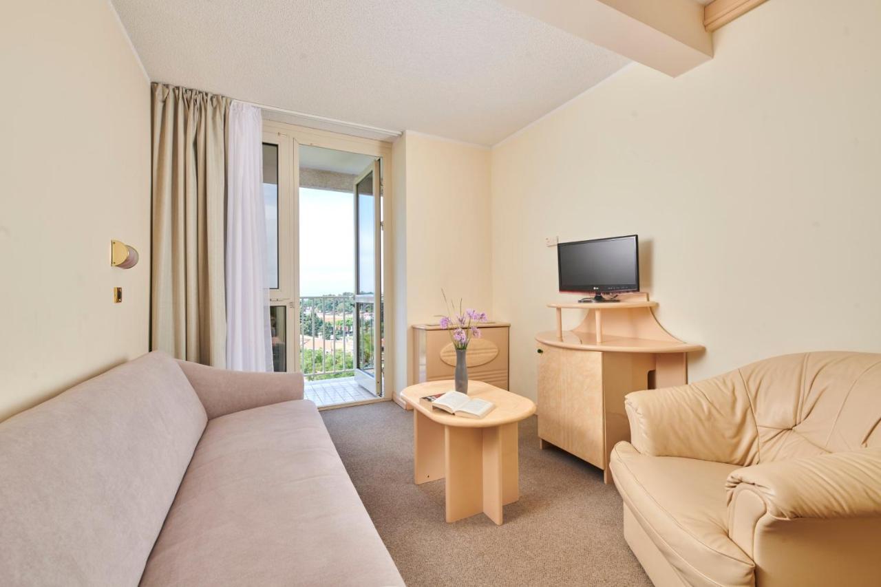 Hotel Istra Plava Laguna Porec Exterior photo