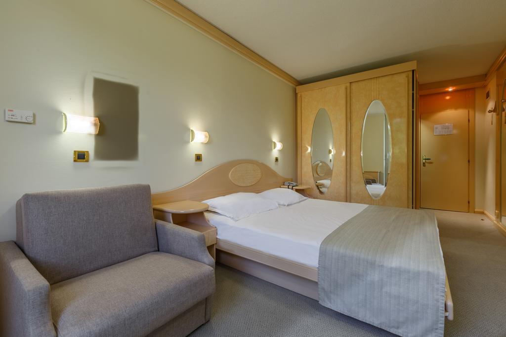 Hotel Istra Plava Laguna Porec Exterior photo