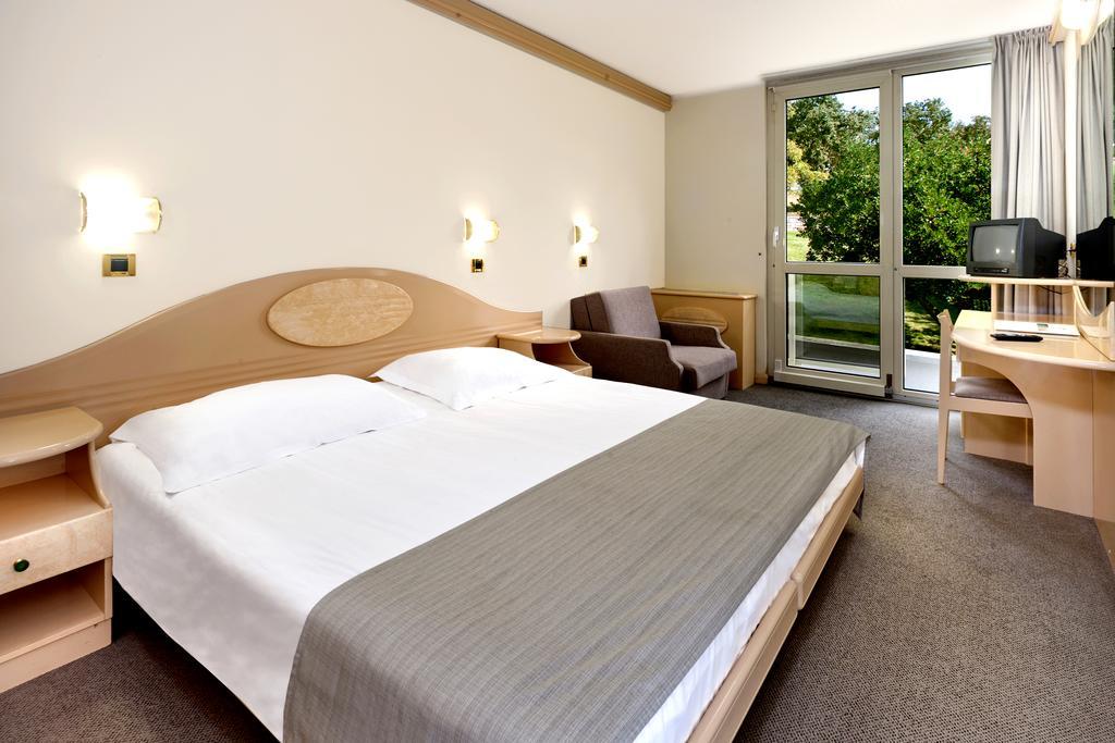 Hotel Istra Plava Laguna Porec Exterior photo